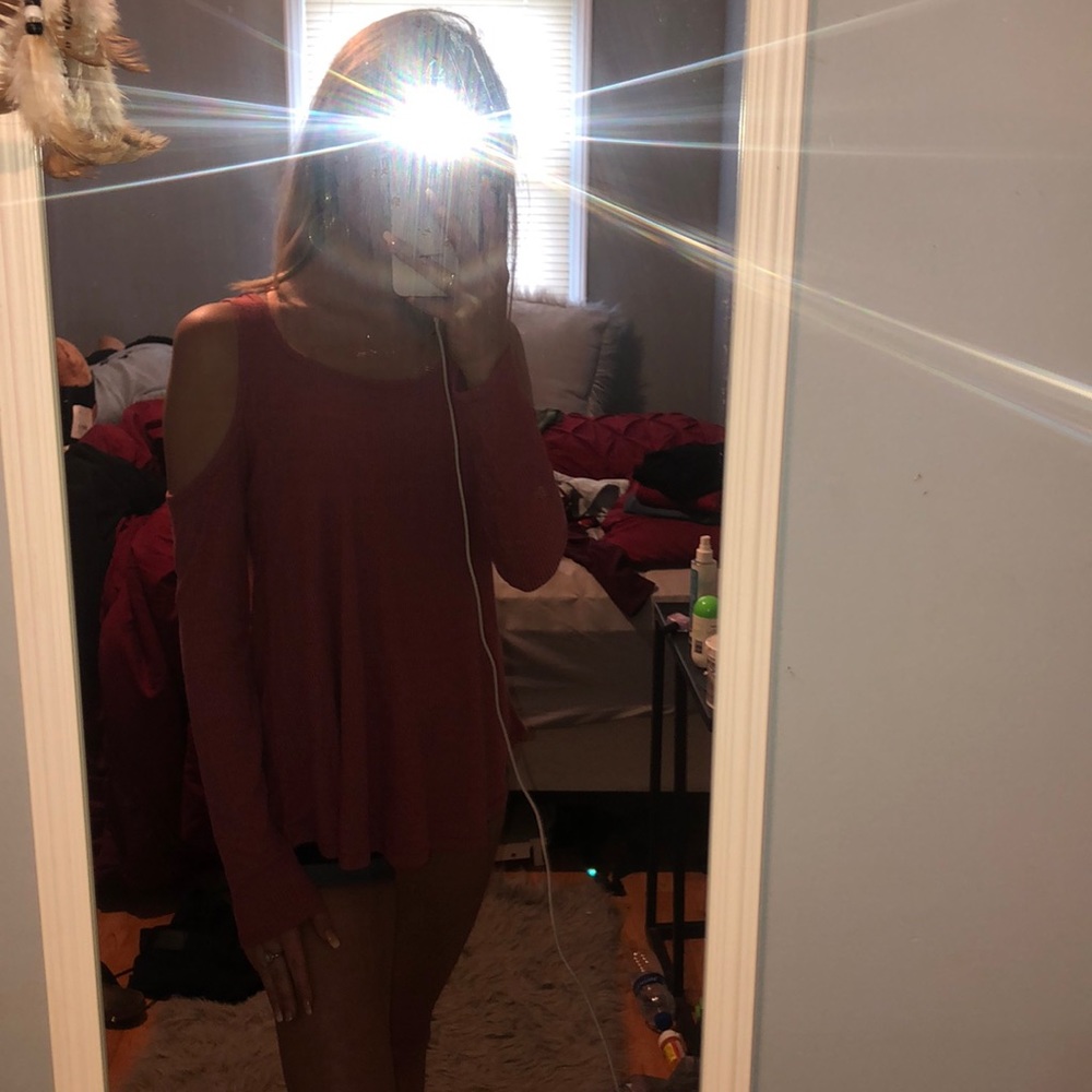 Long sleeve open shoulder shirt